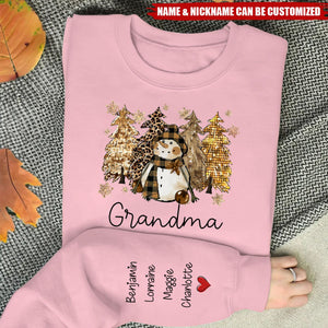 Grandma Snowman Christmas Tree With Grandkids - Personalized Sweatshirt