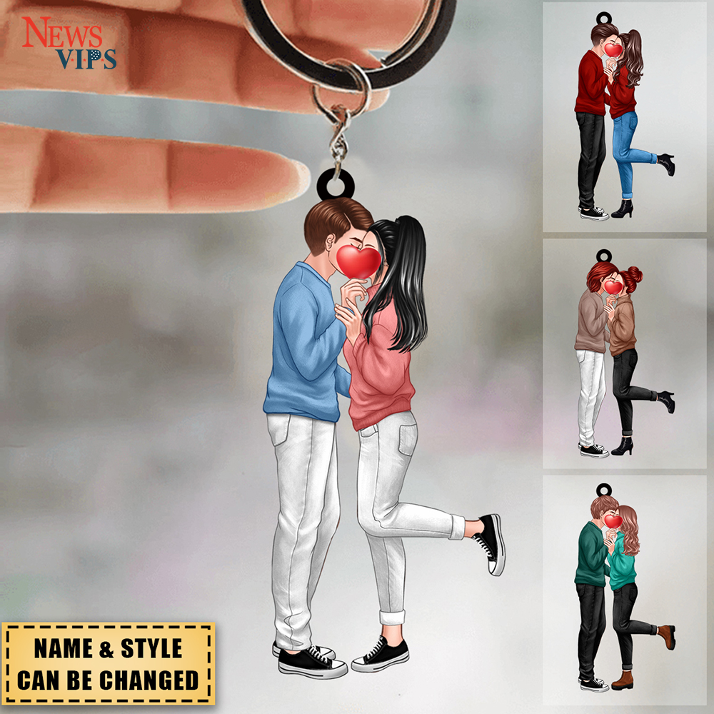 Couple Hugging And Kissing - Personalized Keychain