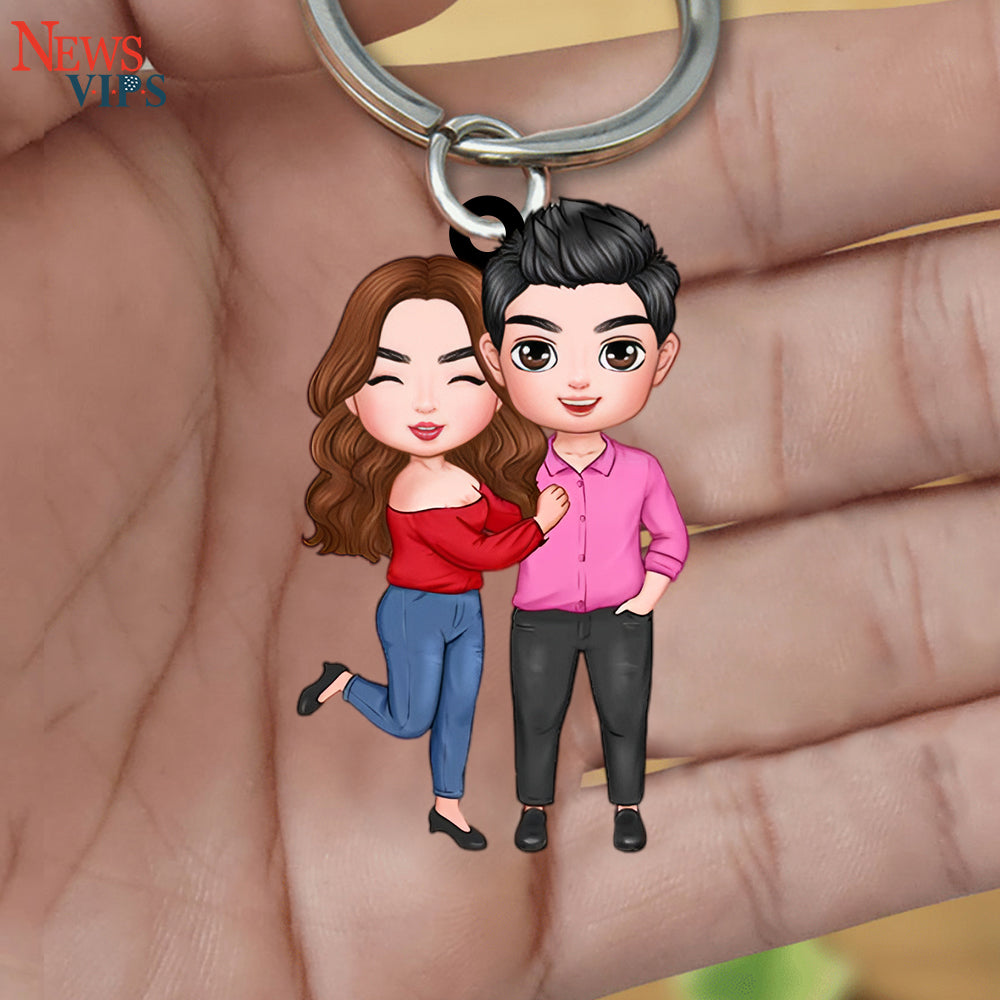 Hugging Couple - Personalized Keychain