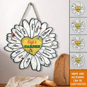 Nana Mom Auntie Family Daisy - Personalized Mother's Day Mother Wood Sign