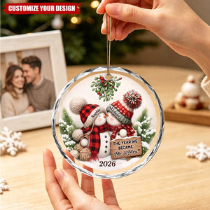 Kissing Snowman Couple Christmas - Personalized Glass Ornament